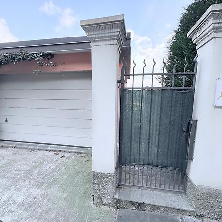 I D'A Charming Penthouse - Lake View- Como- House-130 Mt-2 Double Bedrooms And 2 Double Bathrooms A Spacious Living Room-Full Equipped Kitchen-Private Garden And Terrace-Private Covered Parking ภายนอก รูปภาพ