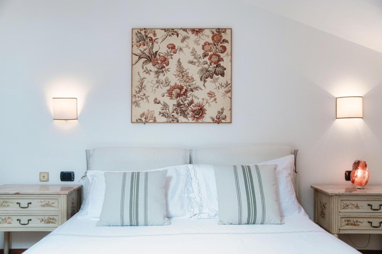 I D'A Charming Penthouse - Lake View- Como- House-130 Mt-2 Double Bedrooms And 2 Double Bathrooms A Spacious Living Room-Full Equipped Kitchen-Private Garden And Terrace-Private Covered Parking ภายนอก รูปภาพ