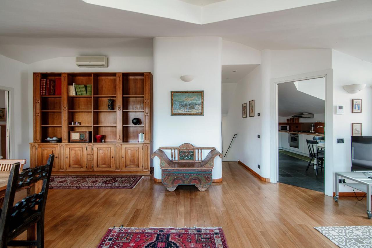 I D'A Charming Penthouse - Lake View- Como- House-130 Mt-2 Double Bedrooms And 2 Double Bathrooms A Spacious Living Room-Full Equipped Kitchen-Private Garden And Terrace-Private Covered Parking ภายนอก รูปภาพ