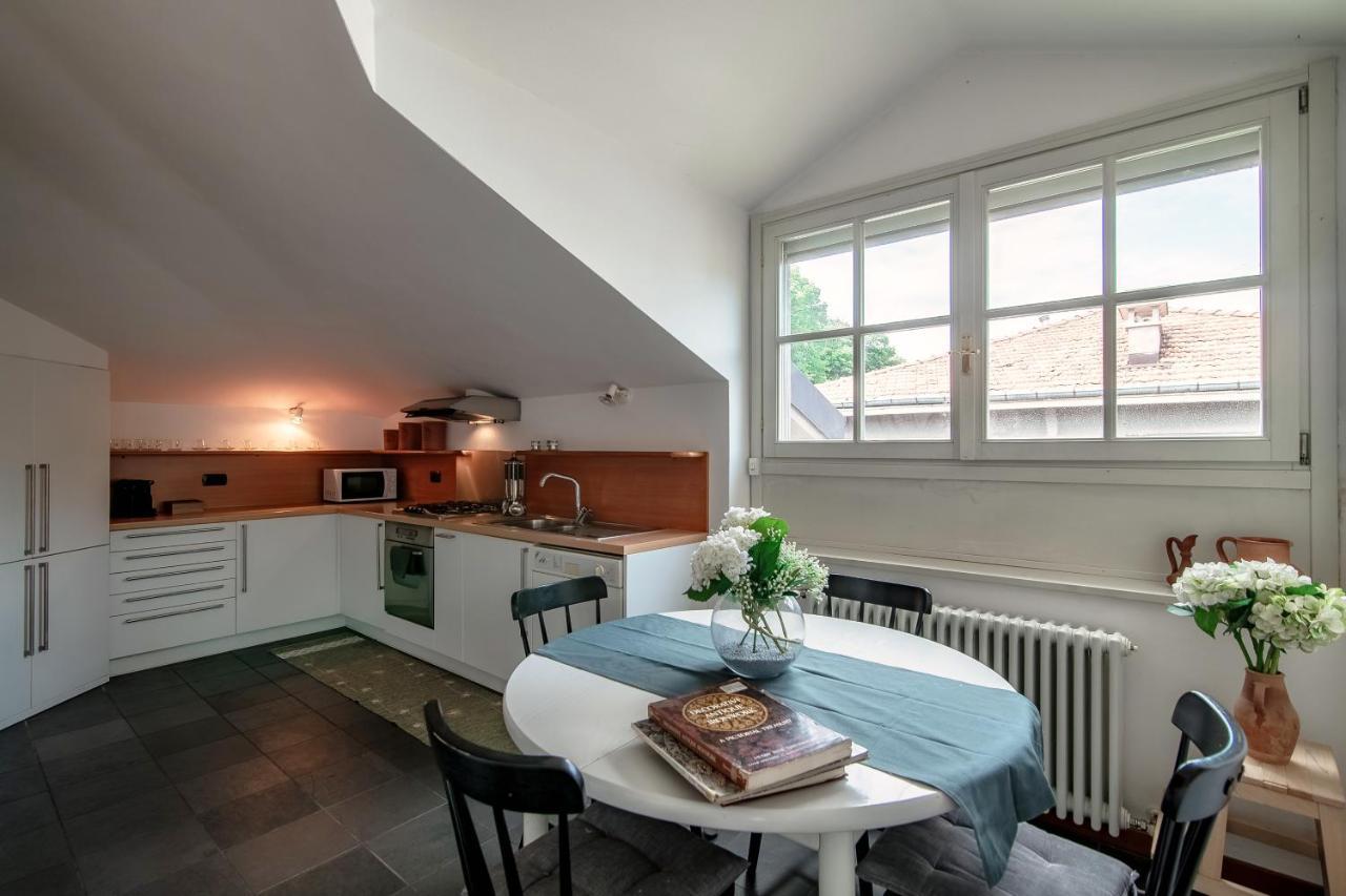 I D'A Charming Penthouse - Lake View- Como- House-130 Mt-2 Double Bedrooms And 2 Double Bathrooms A Spacious Living Room-Full Equipped Kitchen-Private Garden And Terrace-Private Covered Parking ภายนอก รูปภาพ
