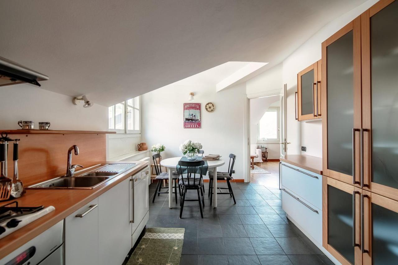 I D'A Charming Penthouse - Lake View- Como- House-130 Mt-2 Double Bedrooms And 2 Double Bathrooms A Spacious Living Room-Full Equipped Kitchen-Private Garden And Terrace-Private Covered Parking ภายนอก รูปภาพ